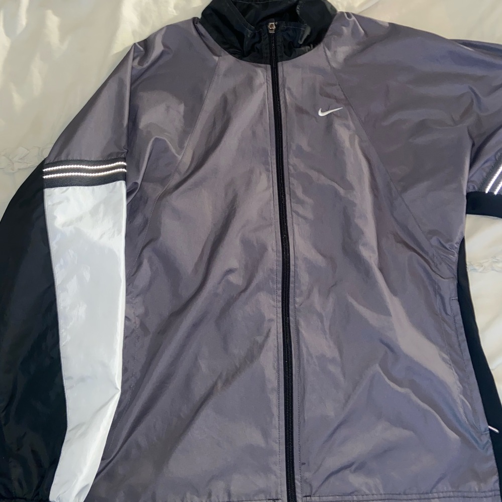 Nike Windbreaker. Size XL. Black, gray, and white